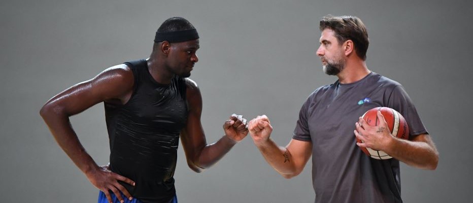 Mehmet Okur Yeni Sezon Hazırlıklarında TOFAŞ A Takım Staff’ında